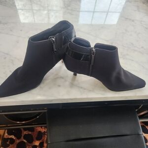 Donald J. Pliner Black Pointed Toe Ankle Booties with outside Bu